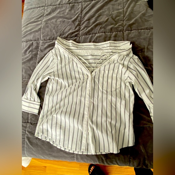 Joie Open Shoulder Striped Shirt with colar and sleeves - Picture 4 of 10